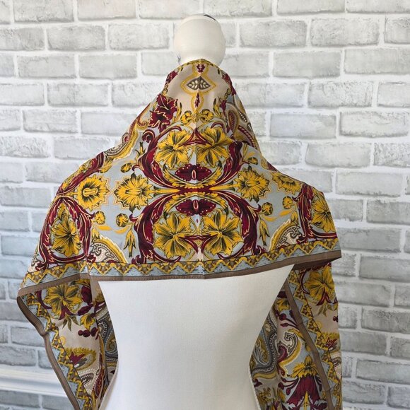 Vintage Oscar De la Renta Silk Scarf Made in Japan Classic Quiet Luxury Designer - Picture 3 of 10